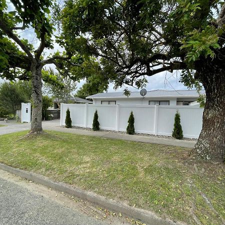 Modern Studio Apartment Motueka Exterior photo
