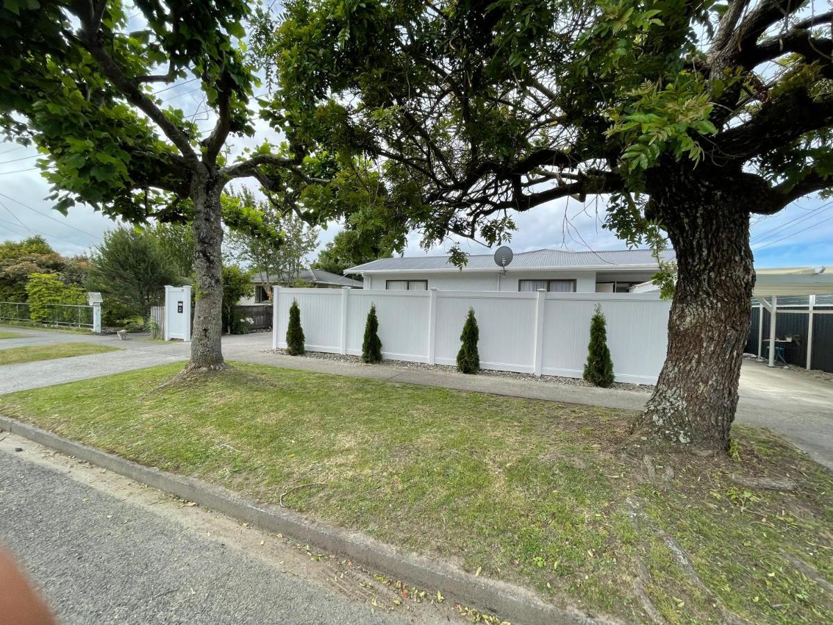 Modern Studio Apartment Motueka Exterior photo