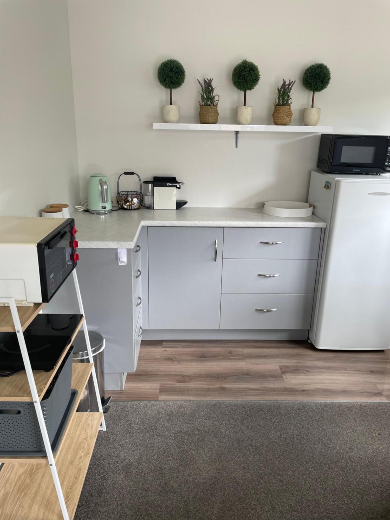 Modern Studio Apartment Motueka Exterior photo